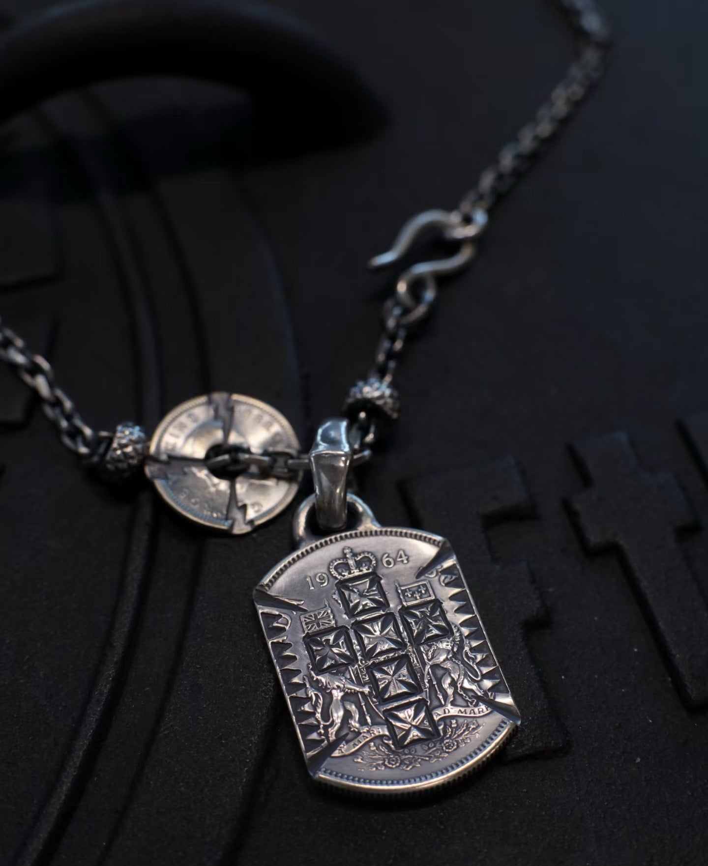 Mongolia Jewelry - The Queen’s Silver Emblem